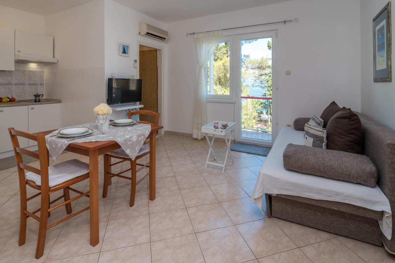 Apartments House Pinezic Malinska Bagian luar foto