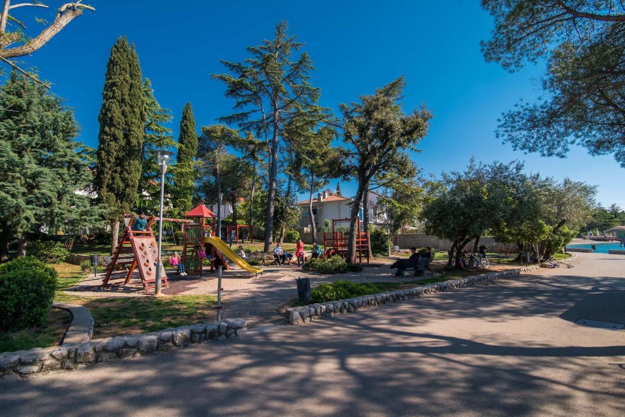 Apartments House Pinezic Malinska Bagian luar foto