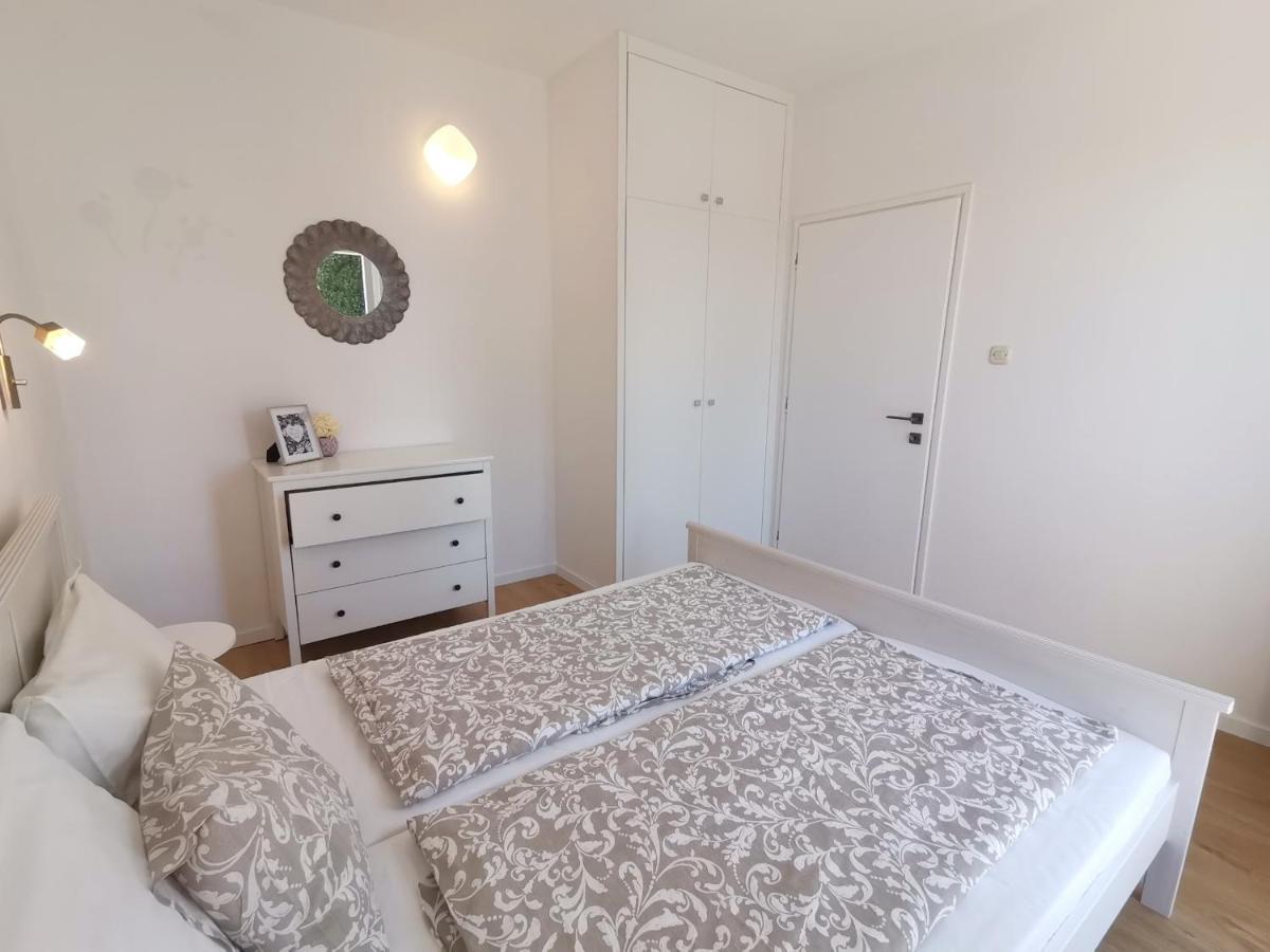 Apartments House Pinezic Malinska Bagian luar foto