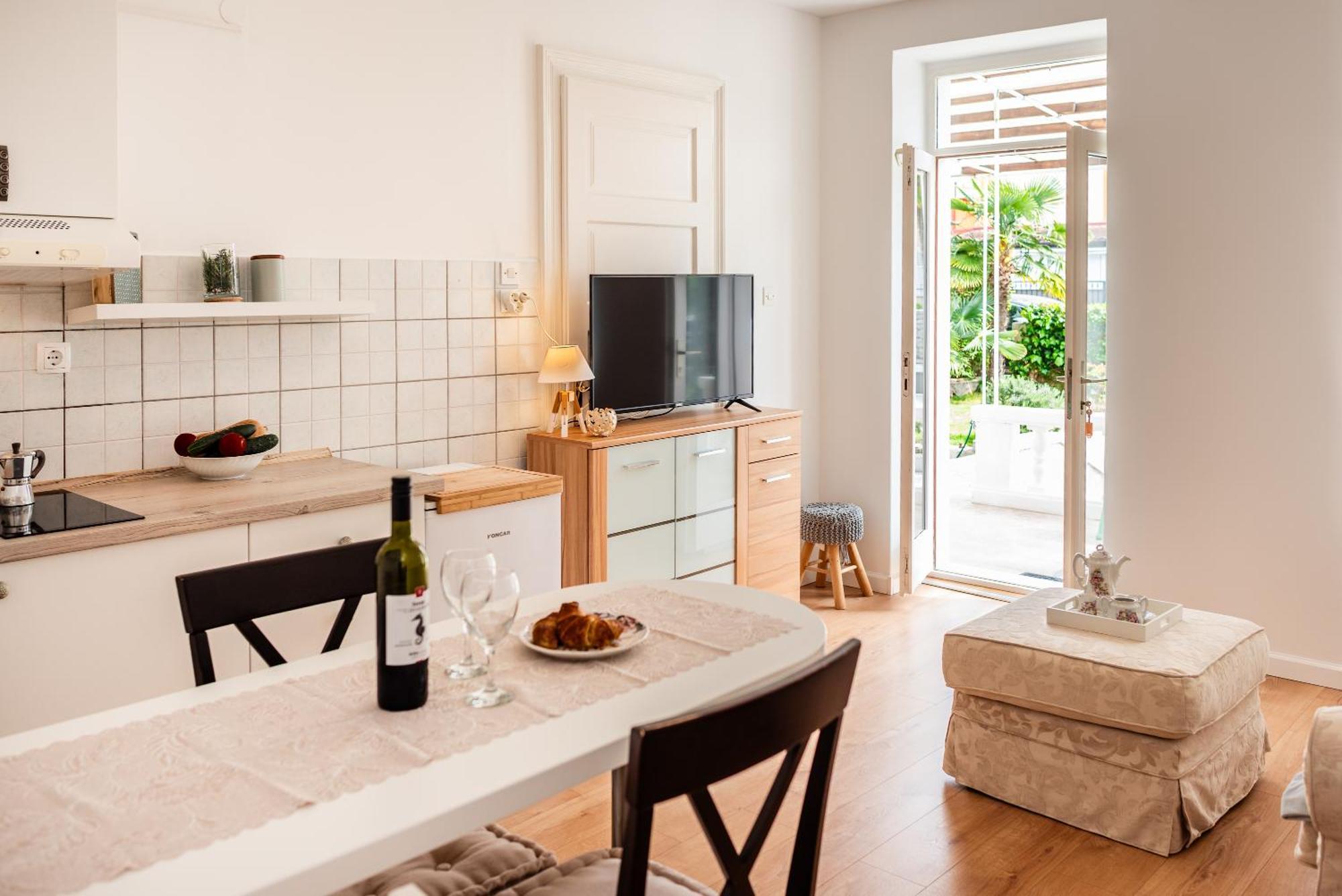 Apartments House Pinezic Malinska Ruang foto